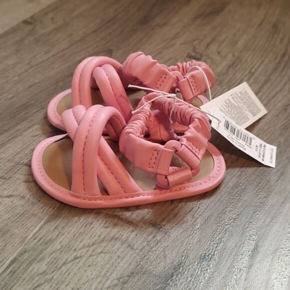 Old Navy New With Tag Size 0-3 Months Cross-Strap Puffy Pink Sandals For Baby‎ - Picture 6 of 10